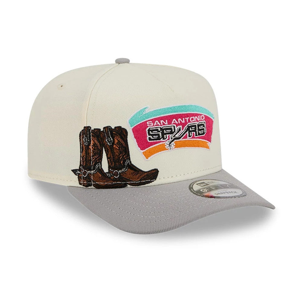 San Antonio Spurs NBA Grey New Era 9FIFTY A-Frame Snapback Adjustable Cap, front view showing a embroidered logo with cowboy boots on the front panel, grey flat visor, and 9FIFTY size sticker.