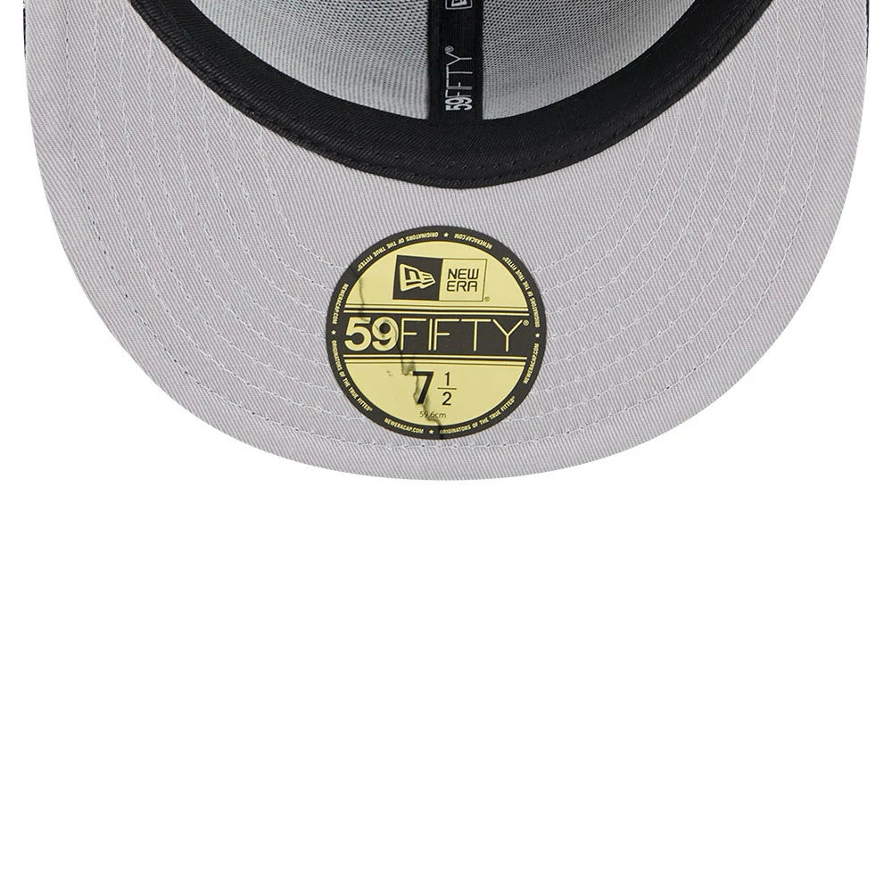 Atlanta Braves MLB Cap Scramble Black New Era 59FIFTY Fitted Cap, inside view showing grey undervisor with a gold 59FIFTY size sticker, black sweatband, and labelled taping with New Era branding along the centre.