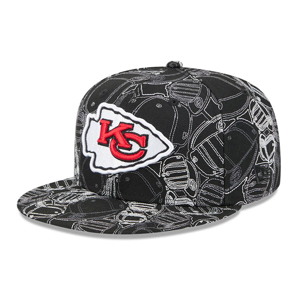 Kansas City Chiefs NFL Cap Scramble Black New Era 59FIFTY Fitted Cap, front view showing the red and white embroidered team logo on the structured black crown, with a detailed grey cap pattern and flat black visor.