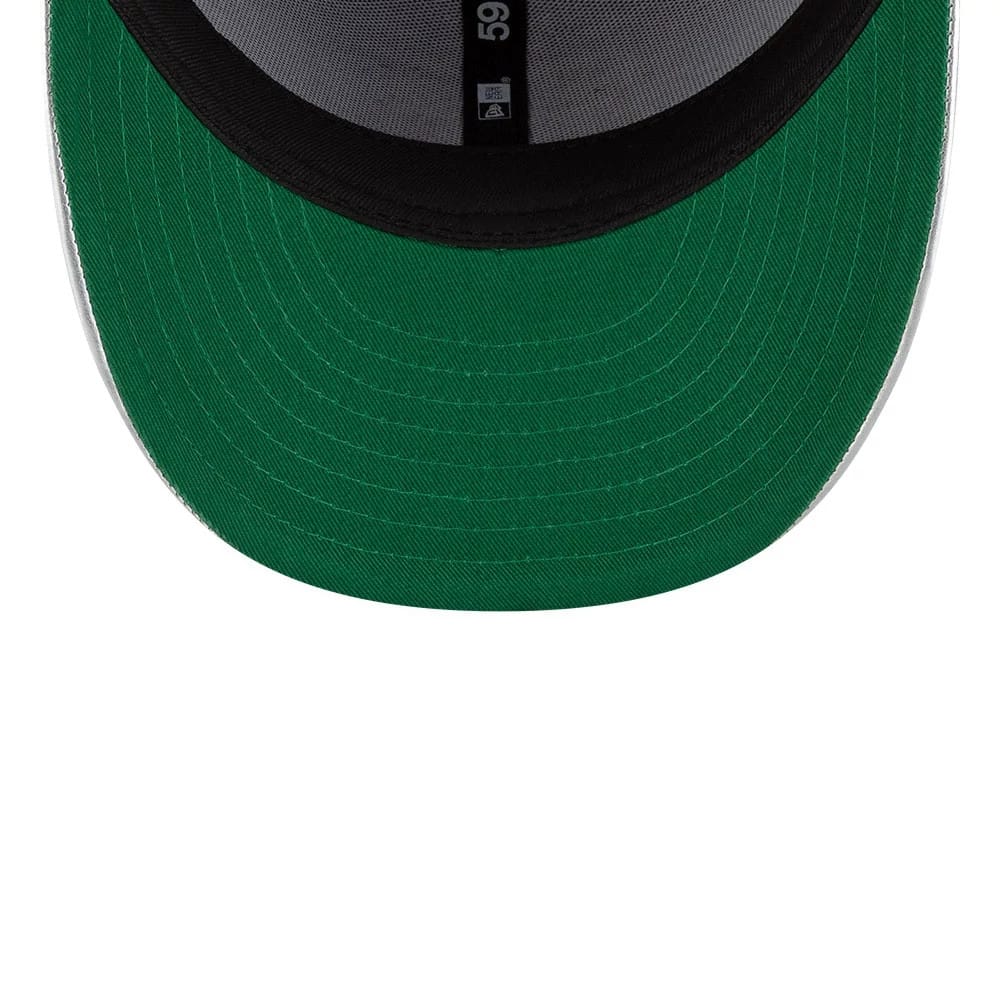 Pictured is this Shredder Teenage Mutant Ninja Turtles 59FIFTY Fitted cap in purple. 2