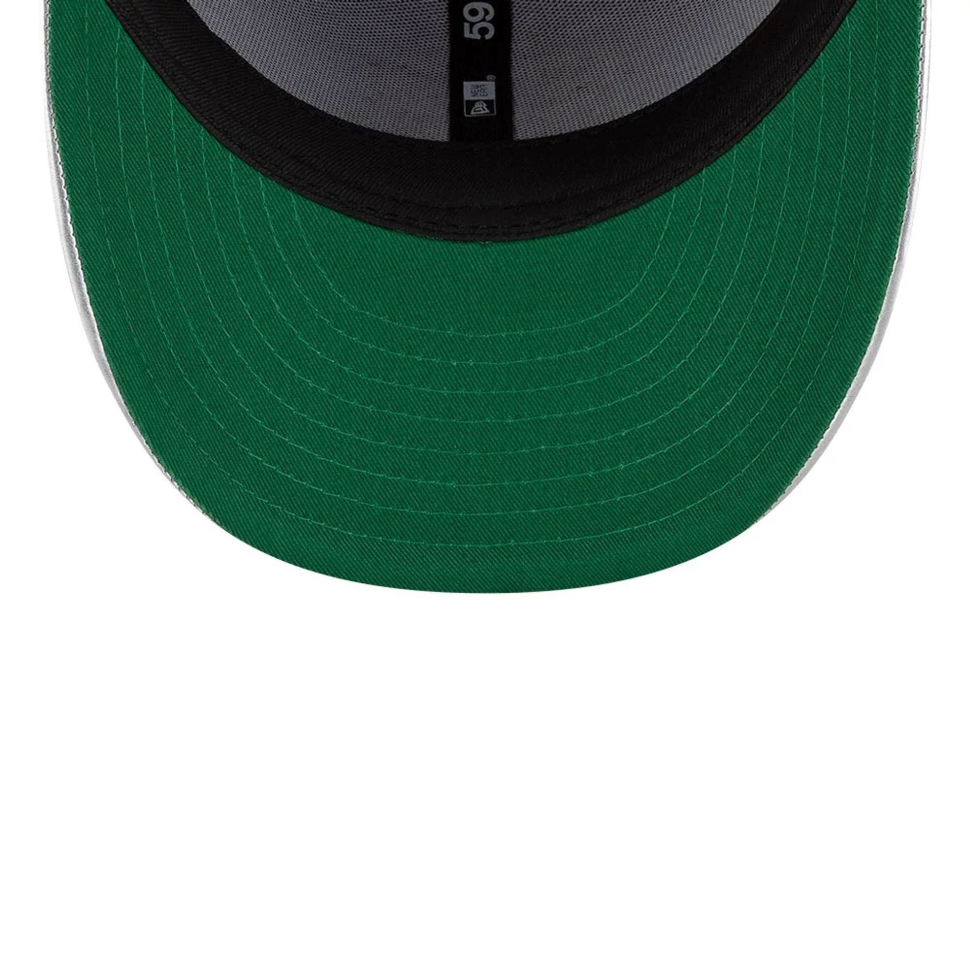 Pictured is this Shredder Teenage Mutant Ninja Turtles 59FIFTY Fitted cap in purple. 2