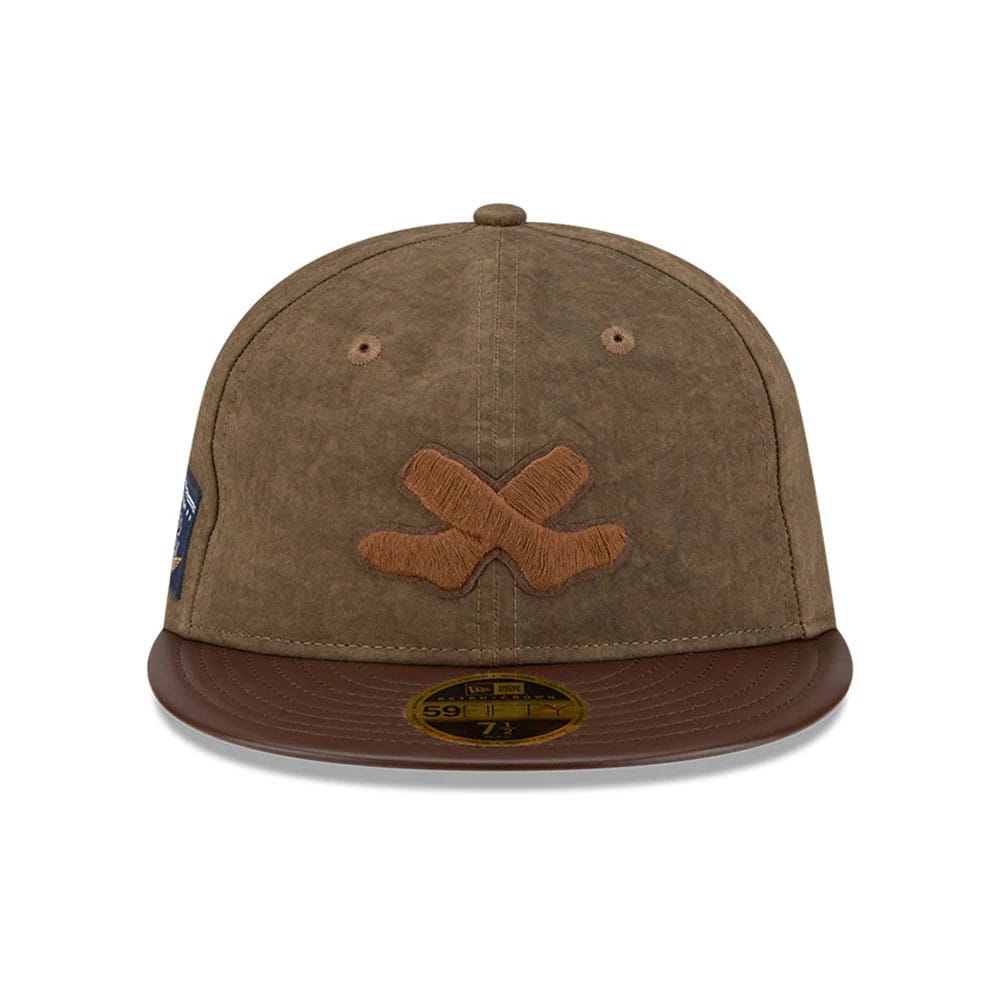 Pictured is this MLB Utility Linen Chicago White Sox Retro Crown 59FIFTY Fitted cap in open brown. 3