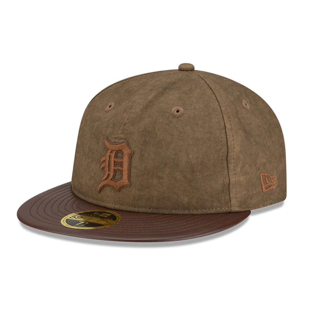Detroit Tigers MLB Open Brown Retro Crown New Era 59FIFTY Fitted Cap, three-quarter view showing a brown embroidered D logo on the front panel, with a dark brown flat visor and a gold 59FIFTY size sticker.
