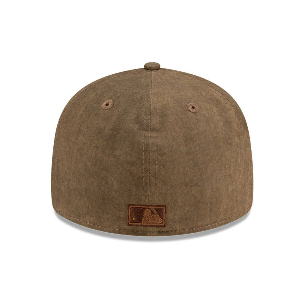 Pictured is this MLB Utility Linen Chicago Cubs Retro Crown 59FIFTY Fitted cap in open brown. 7
