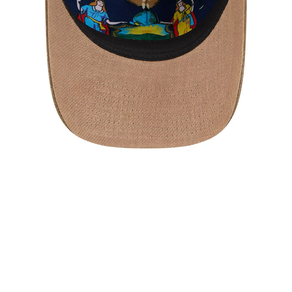New York Yankees MLB Open Brown New Era 9TWENTY A-Frame Adjustable Cap, inside view showing the colourful graphic patterns on the undervisor and the black surrounding trim of the cap's interior.