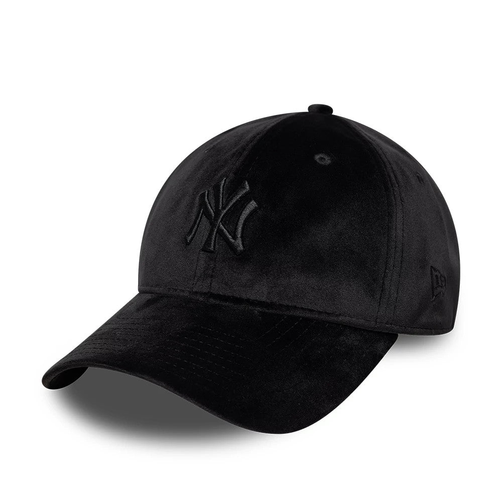 This is a New York Yankees MLB Velour Black 9TWENTY Bow Back Adjustable Cap 1