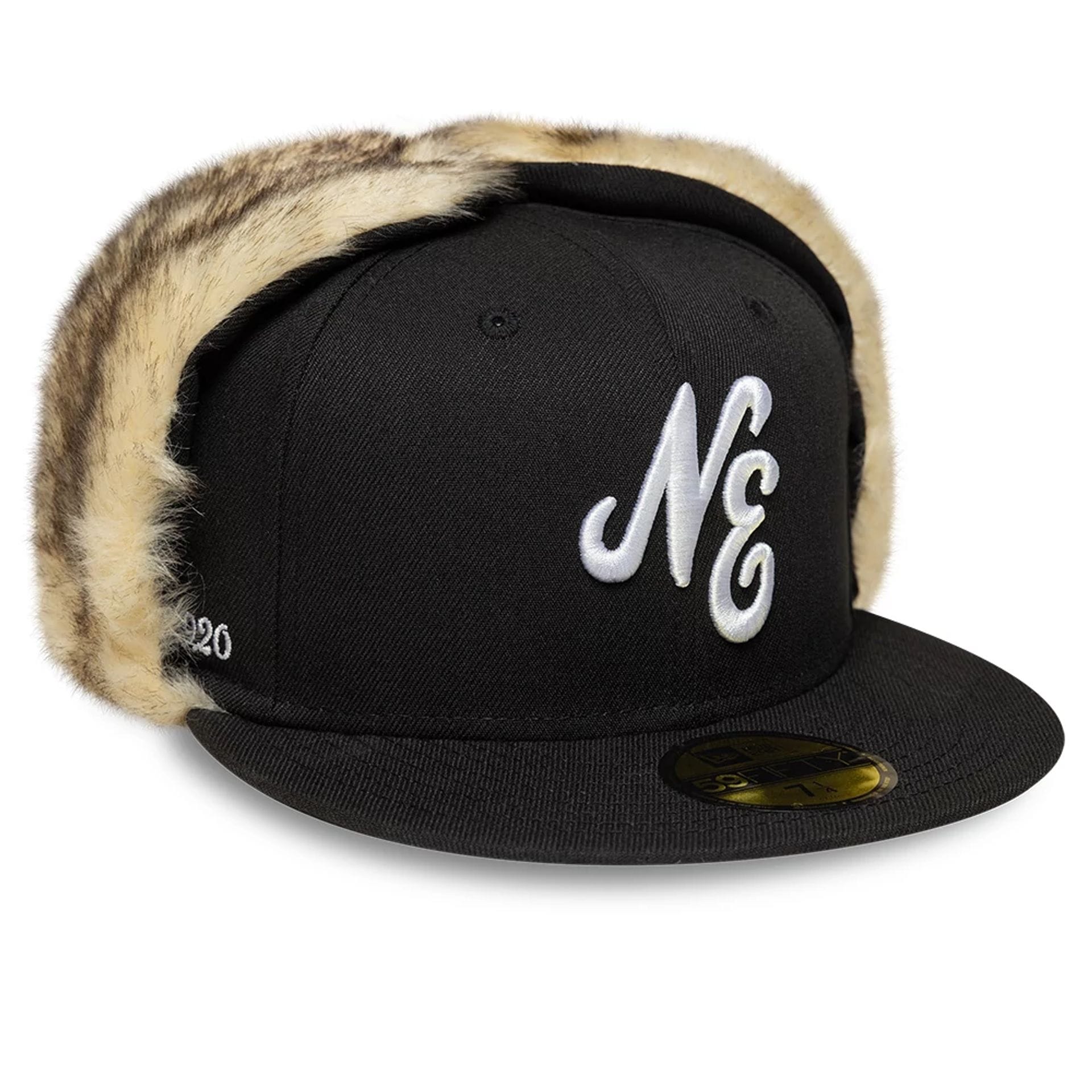 Pictured is this New Era Dogear 59FIFTY Fitted cap in black. 1