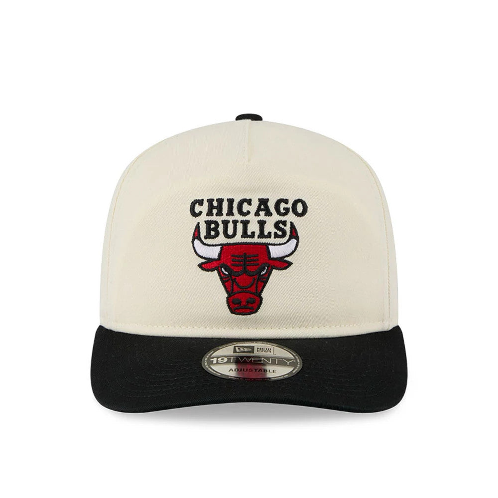 Chicago Bulls NBA 2 Tone Washed Cream New Era 19TWENTY Adjustable Cap, front view showing the black and red embroidered team logo on the cream front panel with a black visor and 19TWENTY size sticker on the curved visor.