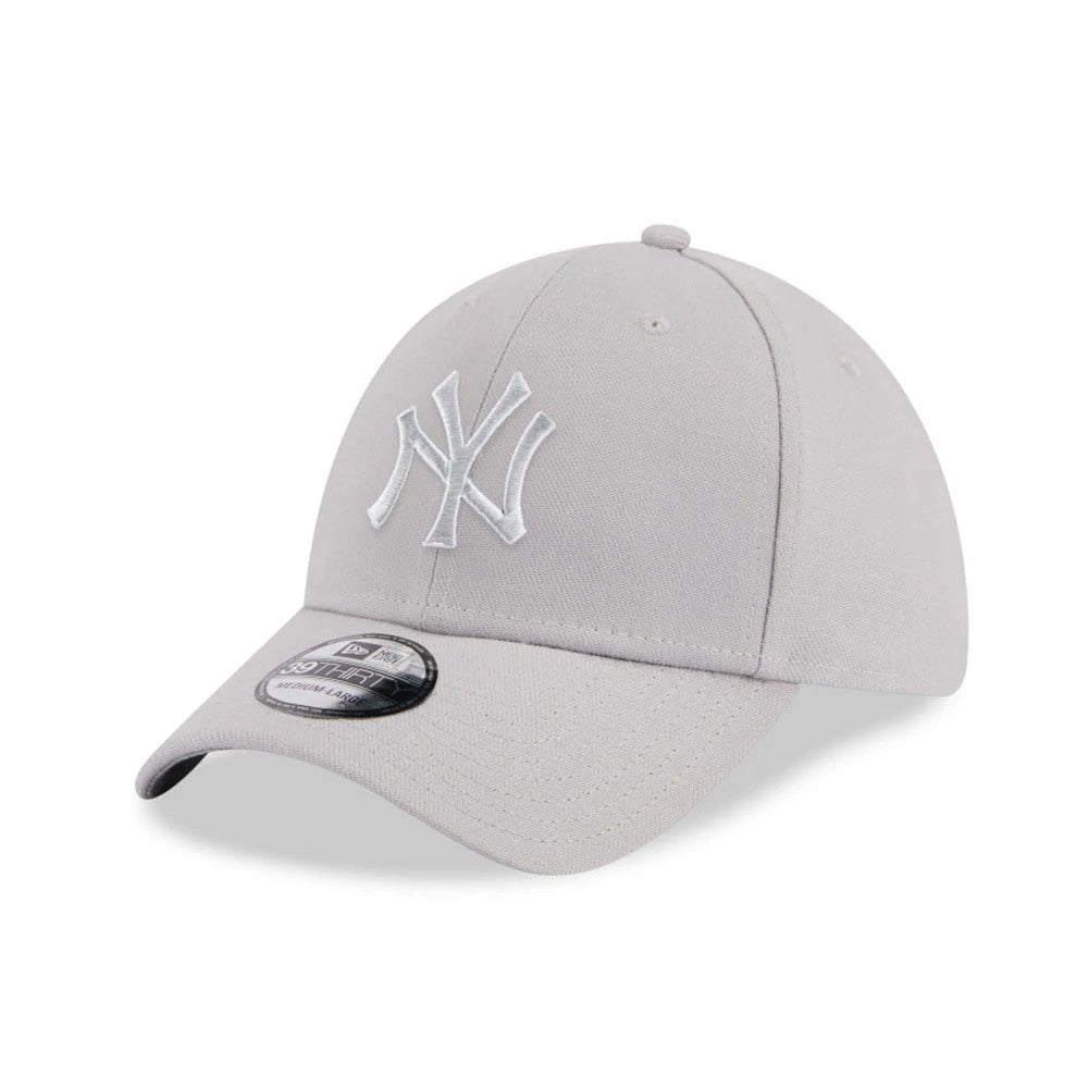 Pictured is this MLB Metallic New York Yankees 39THIRTY Stretch Fit cap in grey. 1
