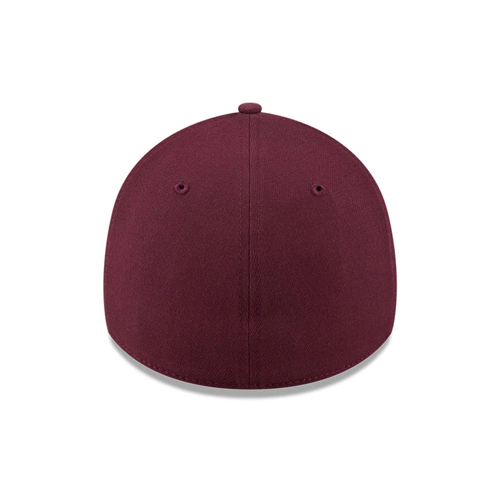 Pictured is this NBA Frosted Rust Chicago Bulls 39THIRTY Stretch Fit cap in dark red. 7