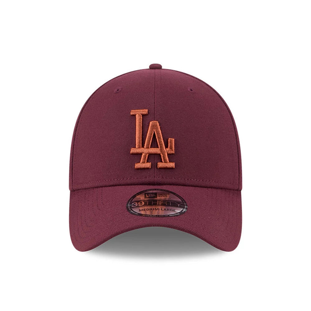 LA Dodgers MLB Frosted Rust Dark Red New Era 39THIRTY Stretch Fit Cap, front view showing a raised dark orange LA logo embroidered on the front panel and a 39THIRTY size sticker on the dark red curved visor.