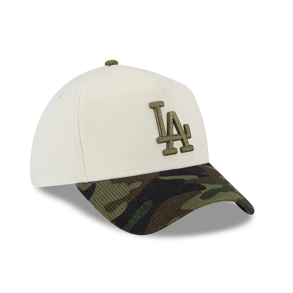 Pictured is this MLB Camo Visor LA Dodgers 39THIRTY A-Frame Stretch Fit cap in Cream. 4