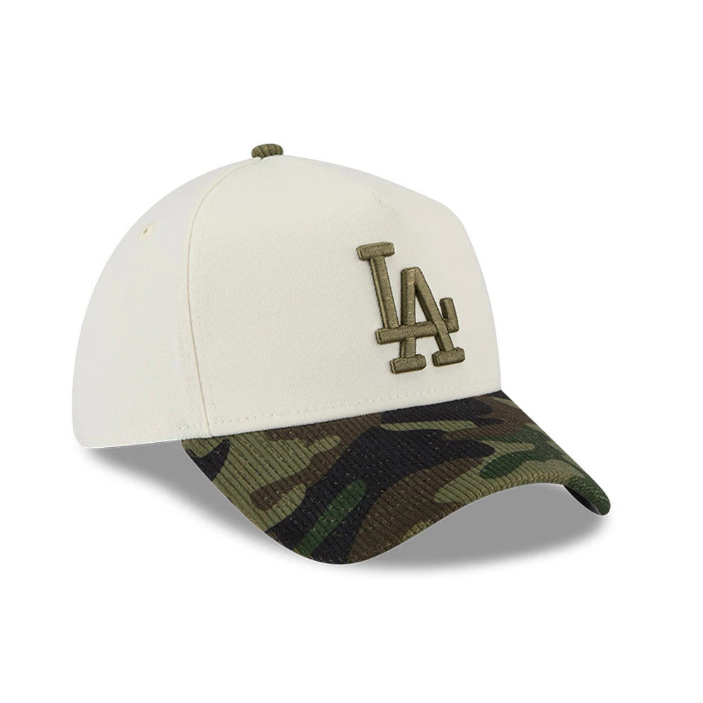 LA Dodgers MLB Camo Visor Cream New Era 39THIRTY A-Frame Stretch Fit Cap, three-quarter view showing an olive LA logo embroidered on the front panel and a contrasting curved camouflage visor with a matching top button.