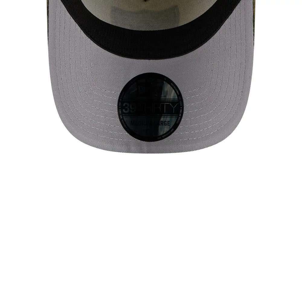 Las Vegas Raiders NFL Camo Visor Cream New Era 39THIRTY A-Frame Stretch Fit Cap, underside view showing the grey undervisor with a 39THIRTY size sticker and a black sweatband lining the interior edge.