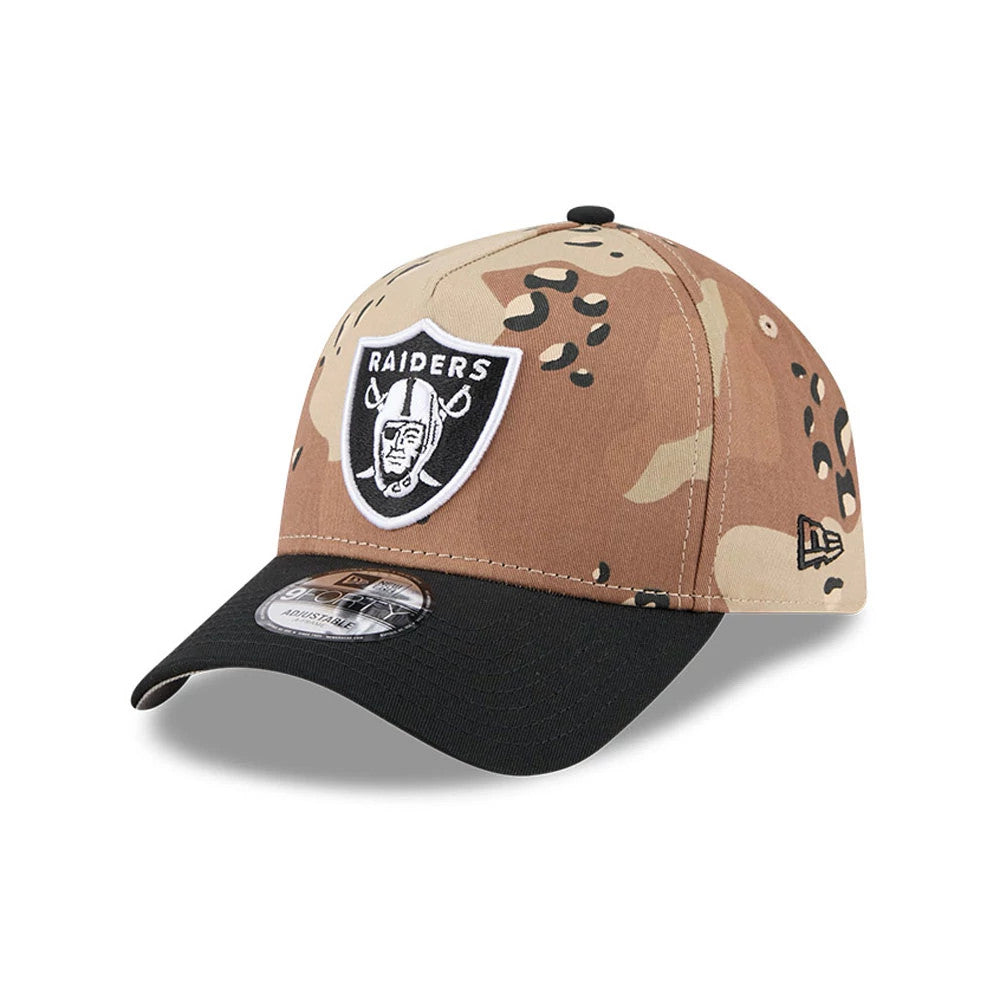 Las Vegas Raiders NFL Desert 2 Tone Beige New Era 9FORTY A-Frame Adjustable Cap, three-quarter view showing the black Raider shield logo embroidered on the front panel, black curved visor with a 9FORTY size sticker.