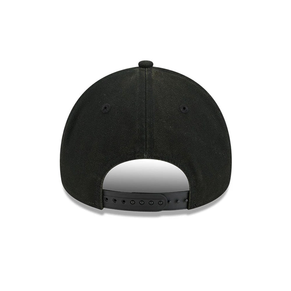Pictured is this MLB Washed Canvas New York Yankees 9FORTY A-Frame cap in black. 4