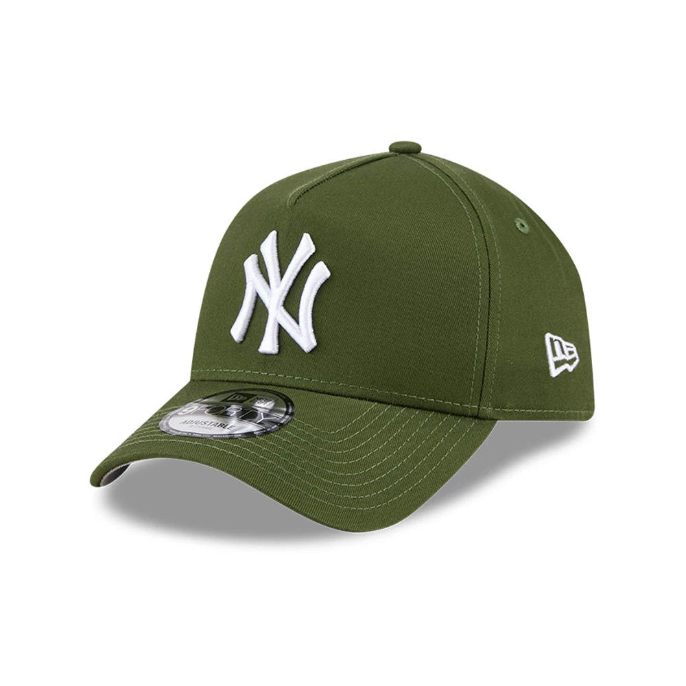 New York Yankees MLB Autumn Mix Dark Green New Era 9FORTY A-Frame Adjustable Cap, three-quarter view showing the raised white NY logo on the front panel, curved dark green visor with a 9FORTY size sticker, and New Era flag logo on the left side.