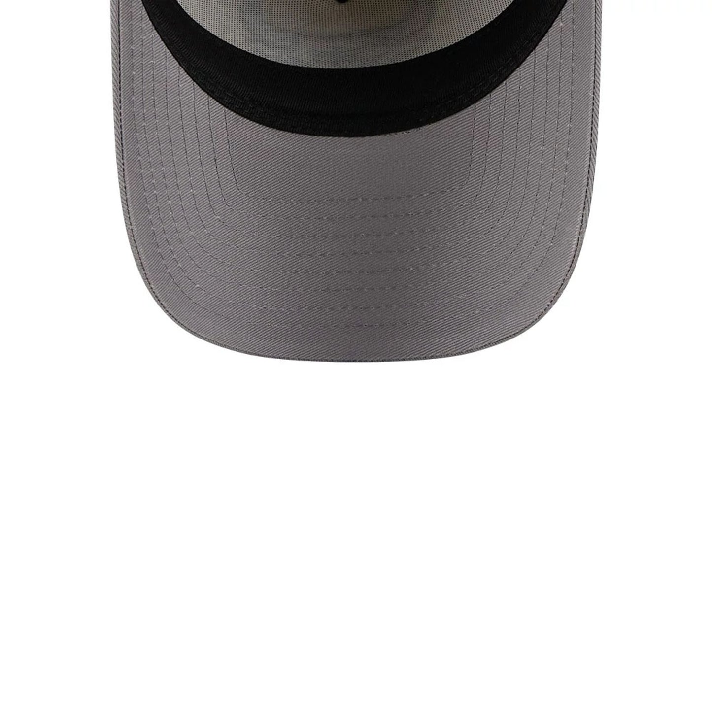Pictured is this NBA Stone Storm Chicago Bulls 9FORTY A-Frame cap in light beige. 7
