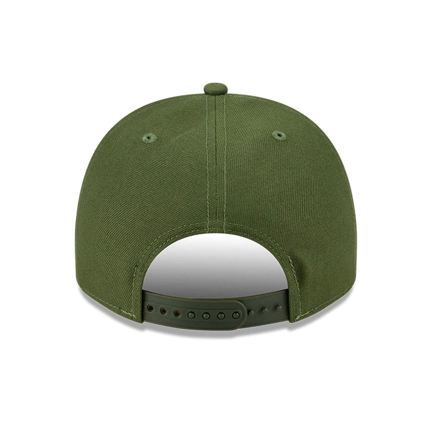 Pictured is this NBA Rifle Green Chicago Bulls 9FIFTY A-Frame Snapback cap in dark green. 7