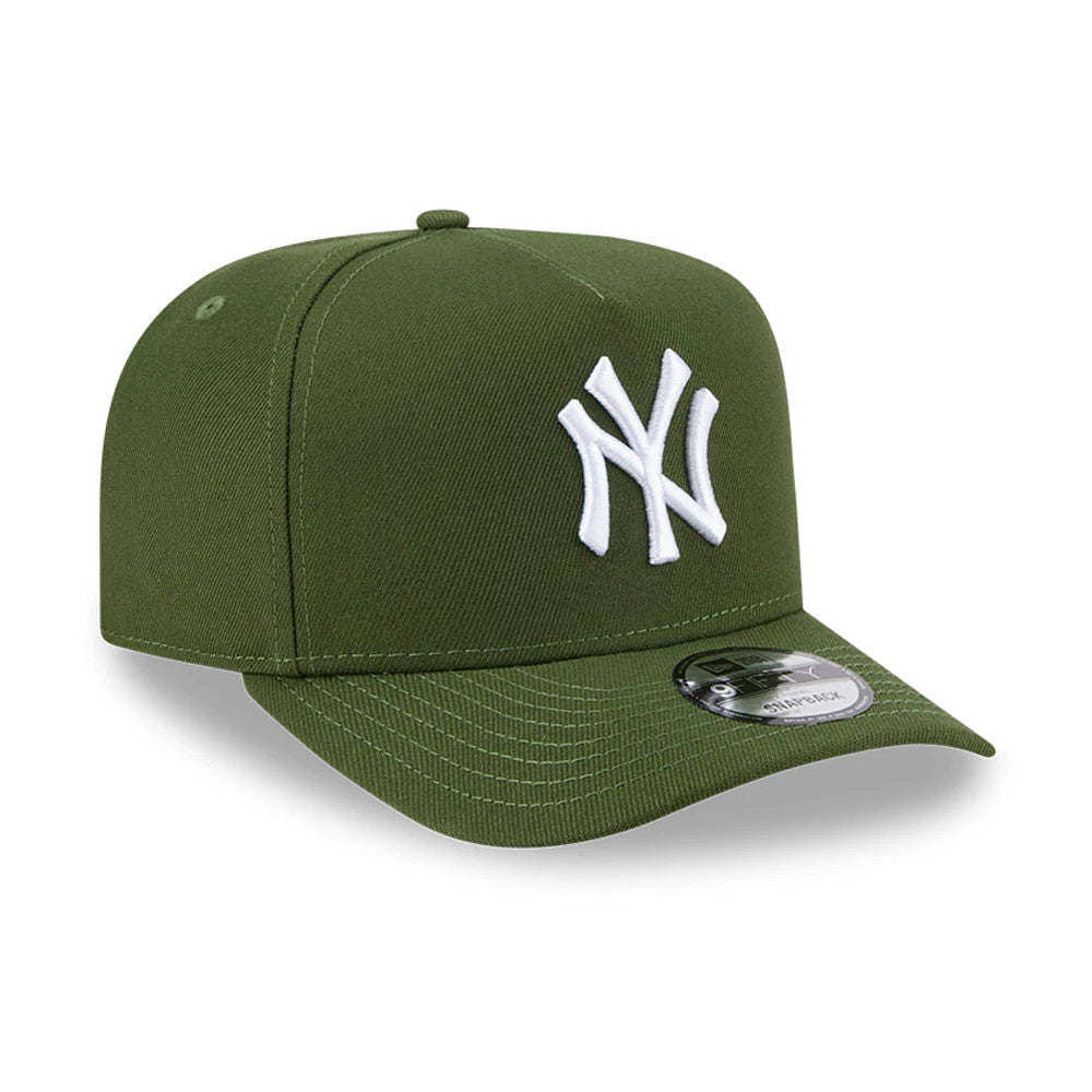 Pictured is this MLB Rifle Green New York Yankees 9FIFTY A-Frame Snapback cap in dark green. 4
