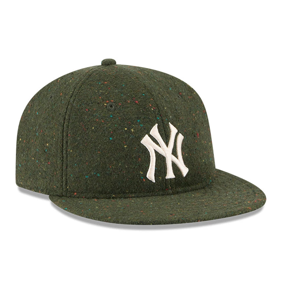 Pictured is this MLB Speckled Wool New York Yankees Retro Crown 9FIFTY cap in open green. 4