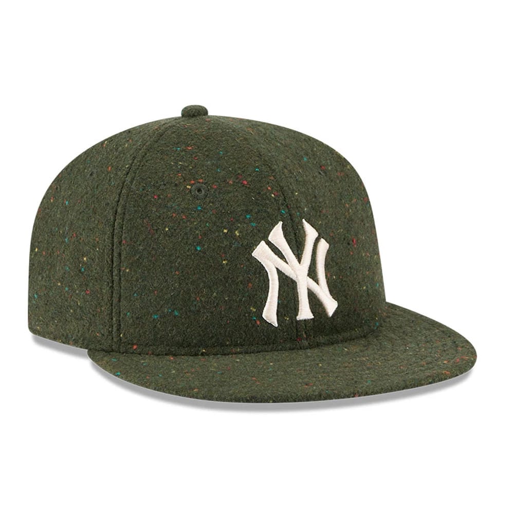 Pictured is this MLB Speckled Wool New York Yankees Retro Crown 9FIFTY cap in open green. 4