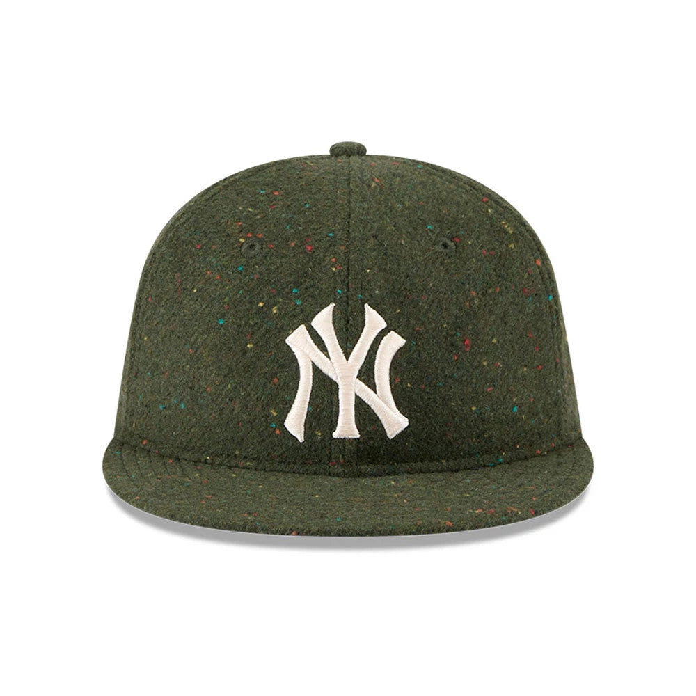Pictured is this MLB Speckled Wool New York Yankees Retro Crown 9FIFTY cap in open green. 3