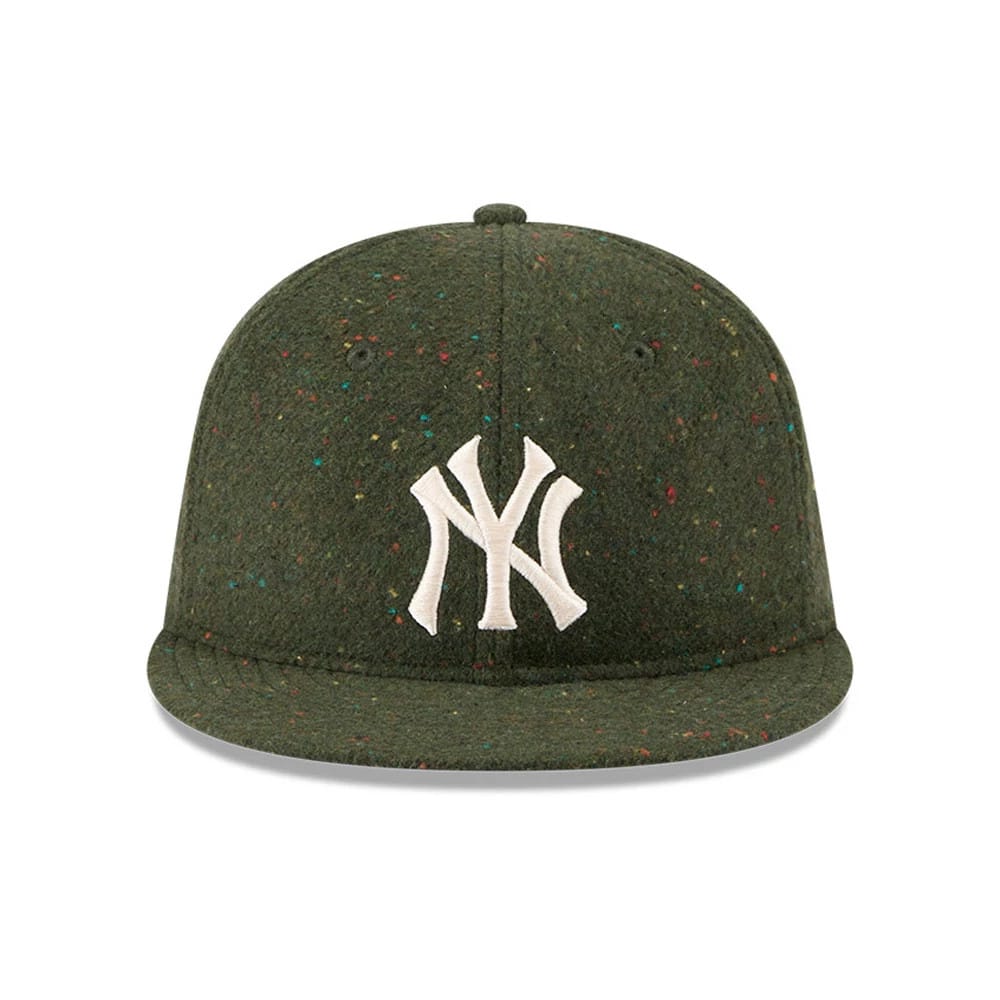 Pictured is this MLB Speckled Wool New York Yankees Retro Crown 9FIFTY cap in open green. 3