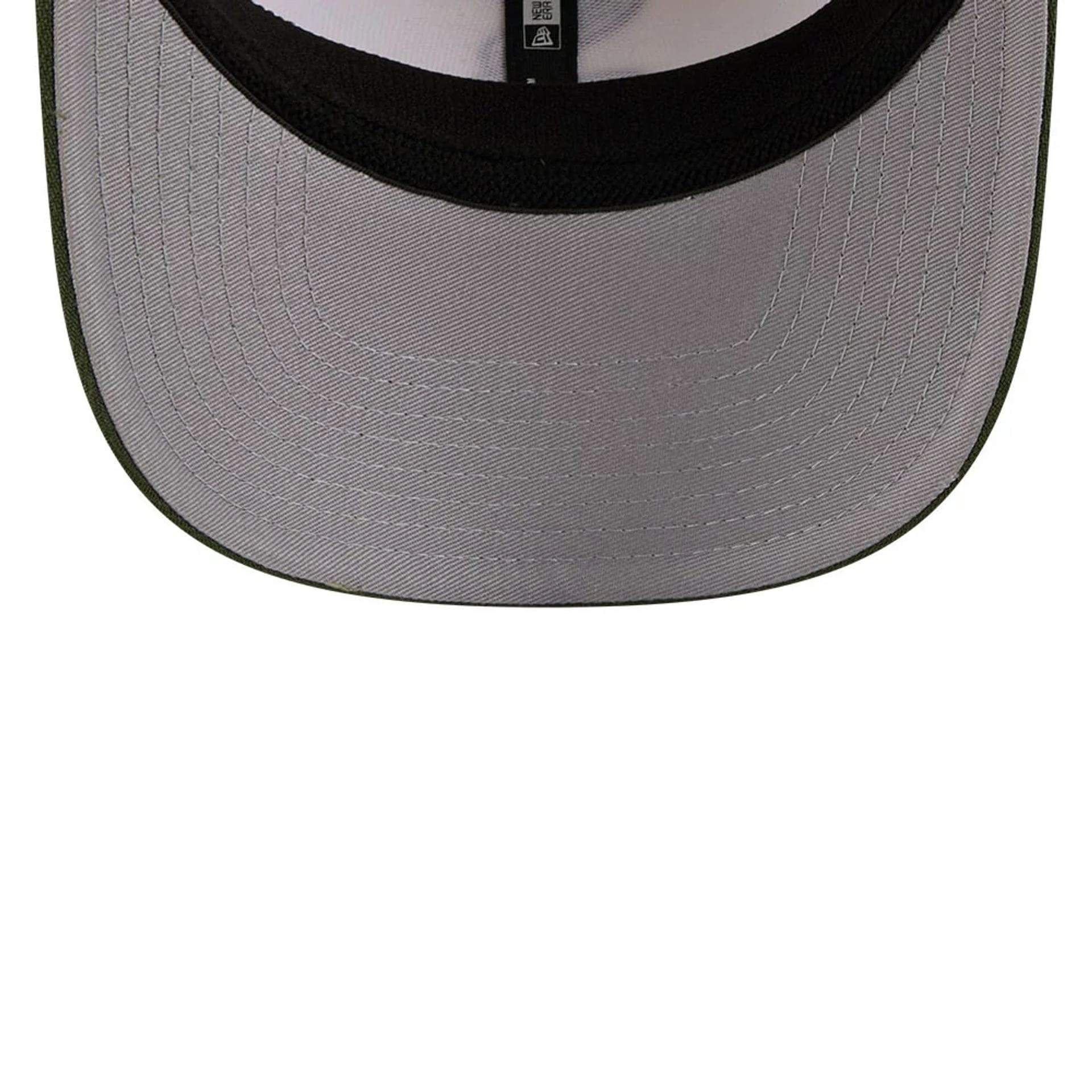Pictured is this MLB Rifle Green Chicago White Sox 9SEVENTY Stretch Snap cap in white. 2