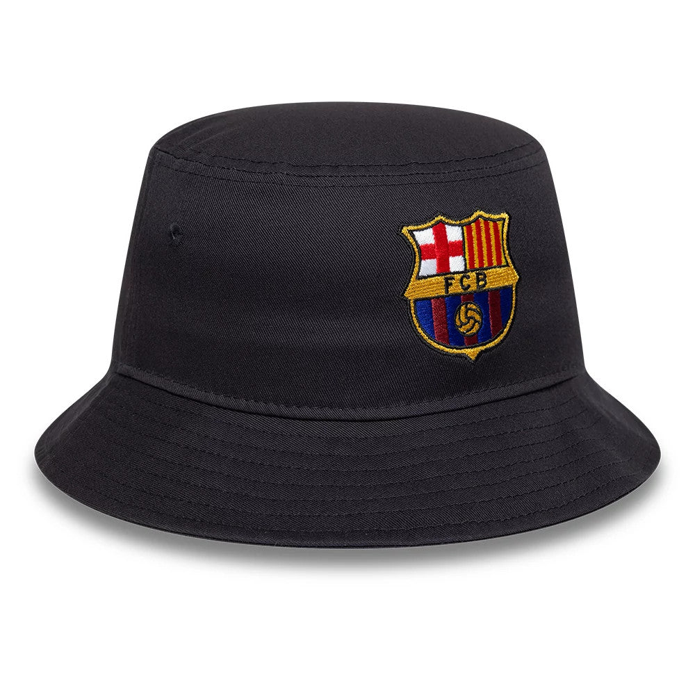 New Era FC Barcelona Core Navy Bucket Hat, front view showing the embroidered FC Barcelona crest on the structured navy crown, with a downward sloping visor and stitched details across the hat.