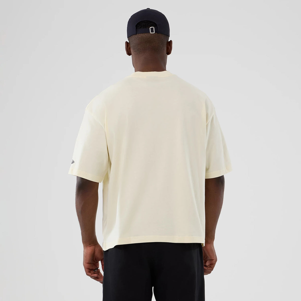 The model is wearing this NBA Hardwood Classic Denver Nuggets T-Shirt in white. 2