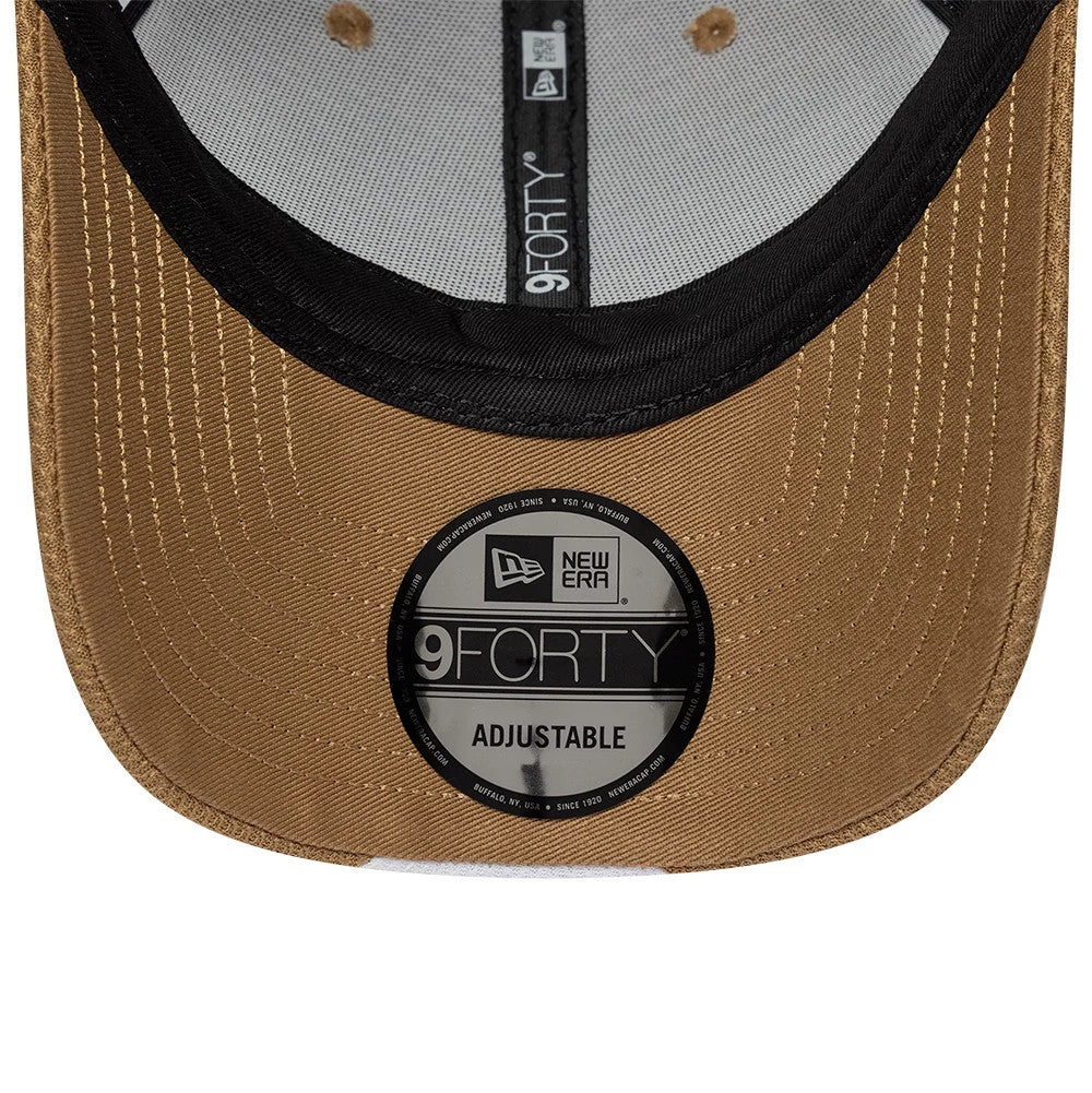 Pictured is this Visa Cash App Racing Bulls F1 Race Special 9FORTY Adjustable cap in dark beige. 5