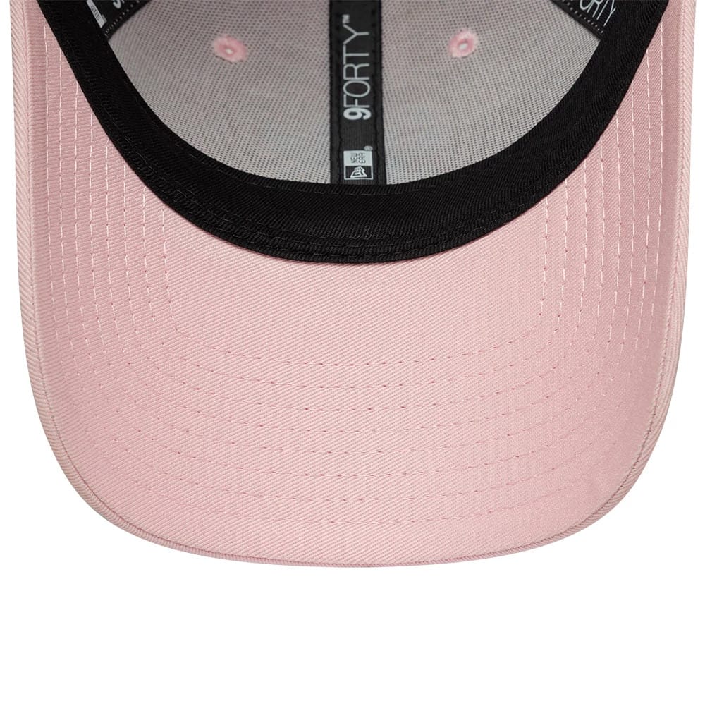 Pictured is this Womens Aston Villa FC 9FORTY cap in pastel pink. 5