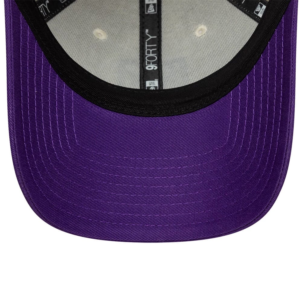 Pictured is this 3rd Kit Aston Villa FC 9FORTY cap in cream. 5