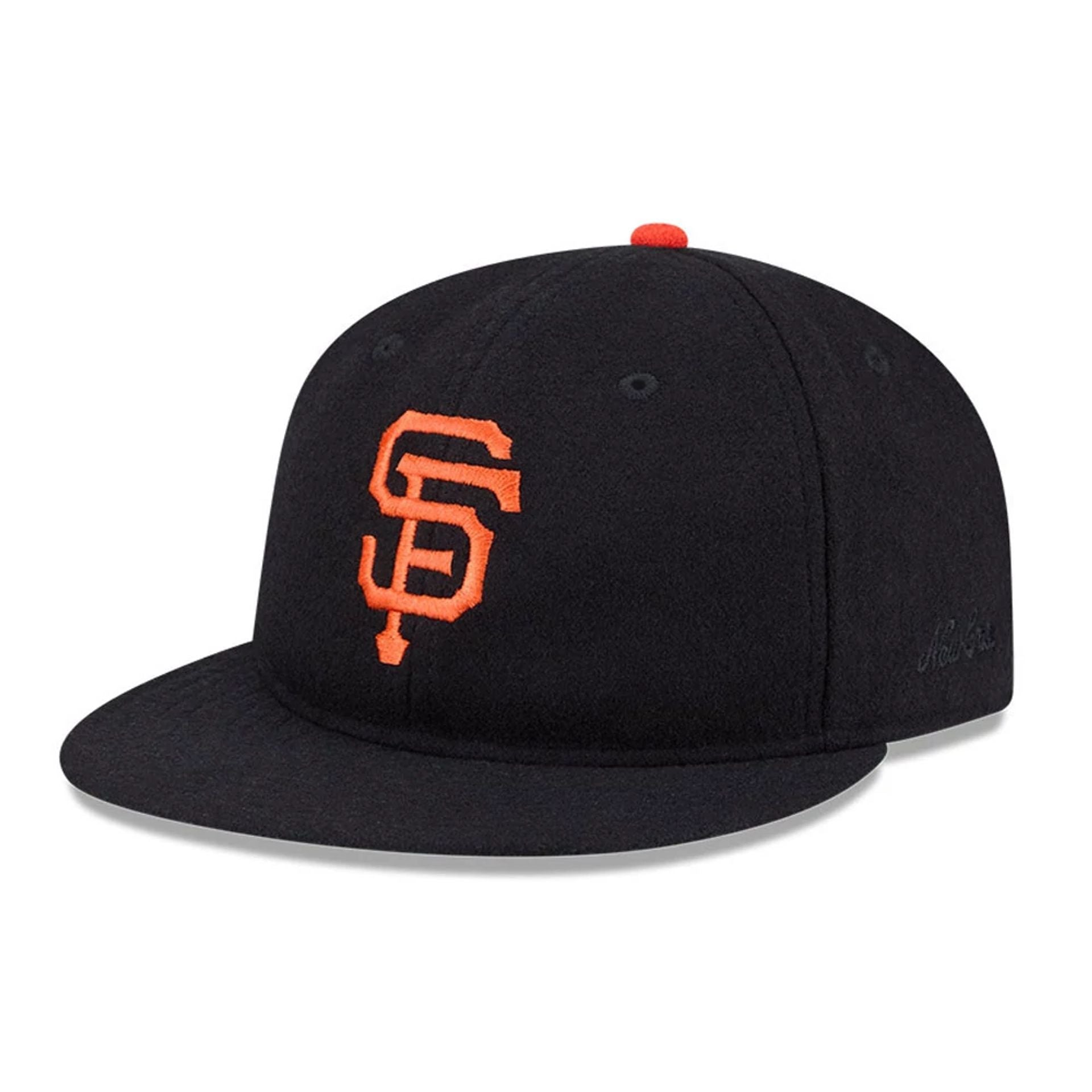 Pictured is this FOG X MLB San Francisco Giants Retro Crown 59FIFTY Fitted cap in black. 1