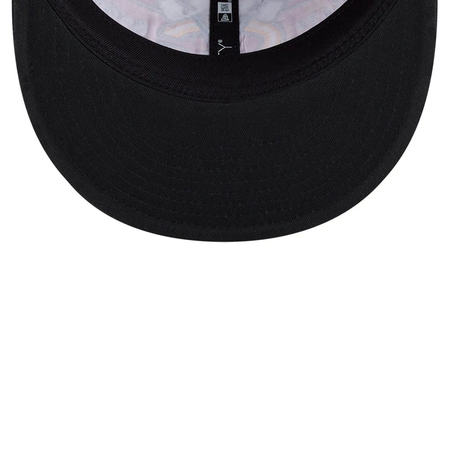 Pictured is this NHL Team Stripes Chicago Blackhawks Retro Crown 9FIFTY cap in red. 7