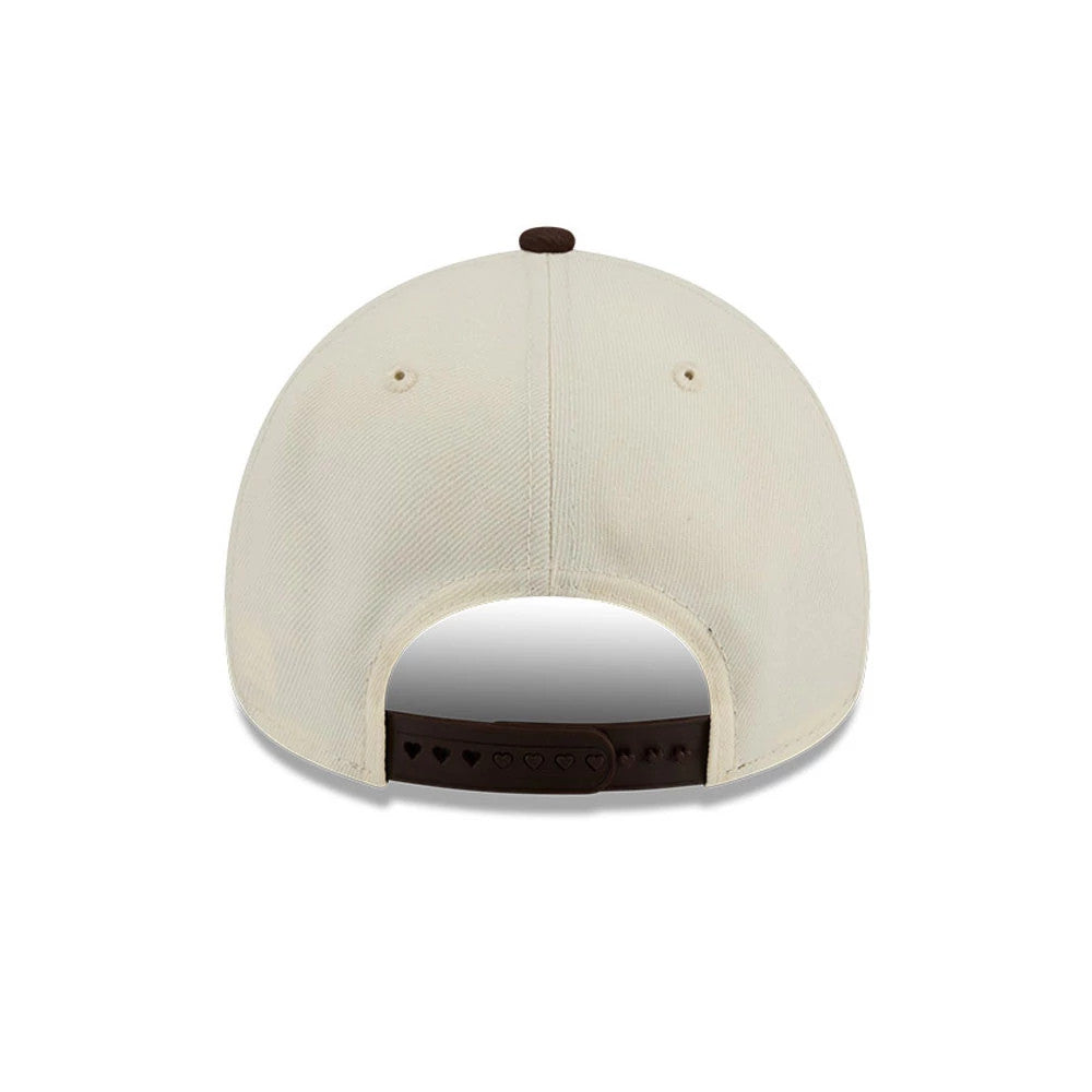 Pictured is this MLB City Script Chicago White Sox 9FORTY A-Frame cap in Cream. 7