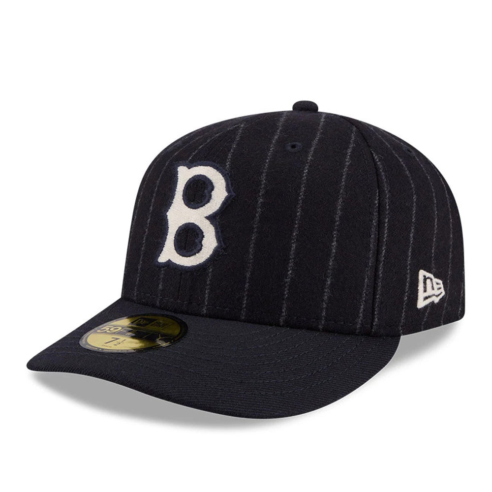 Boston Red Sox MLB X Moon Navy New Era 59FIFTY Fitted Cap, front view showing raised white embroidered B on the front panel with vertical stripes, navy visor and gold 59FIFTY size sticker, and New Era flag logo on the left side.
