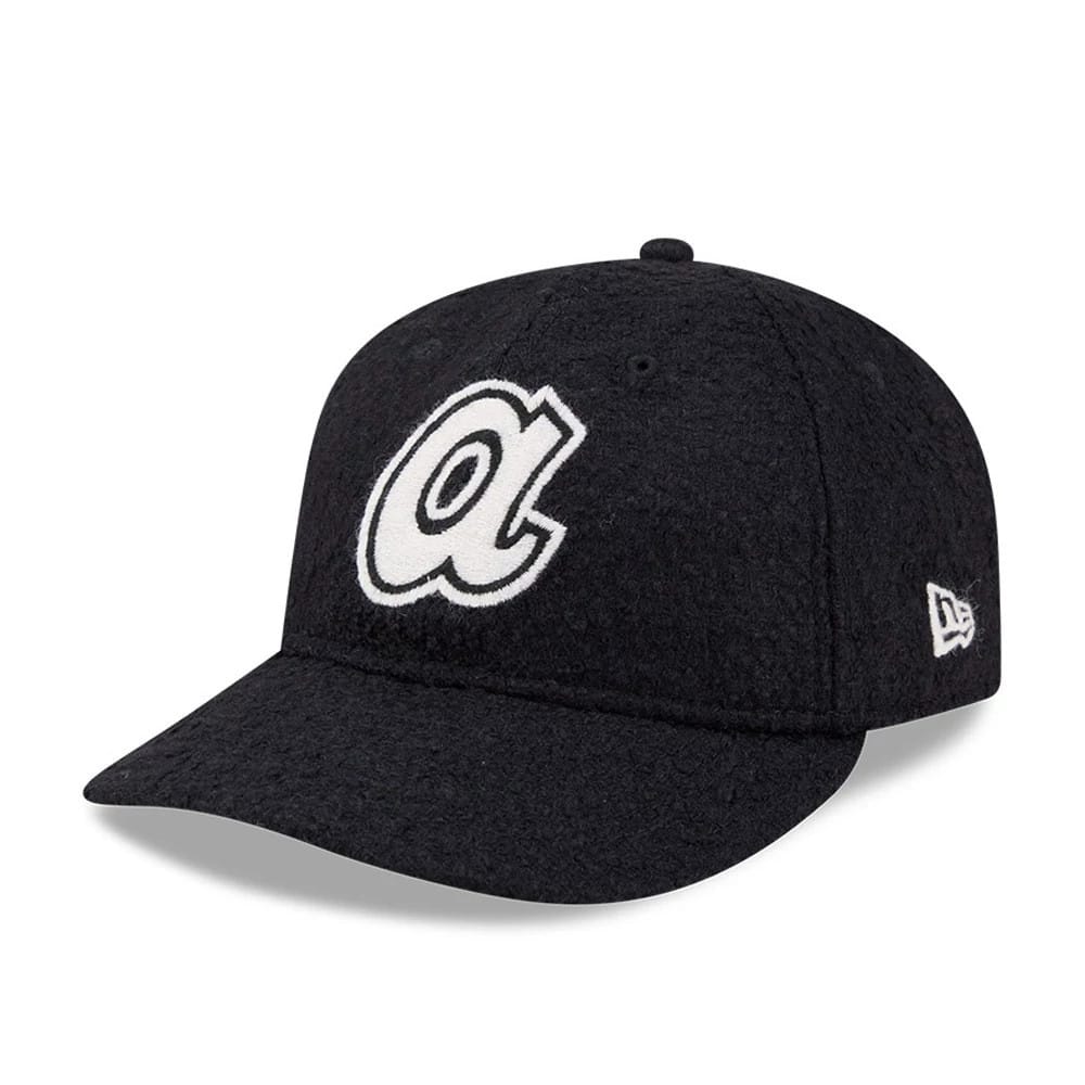 Pictured is this MLB X Moon Atlanta Braves Retro Crown 9FIFTY cap in navy. 4