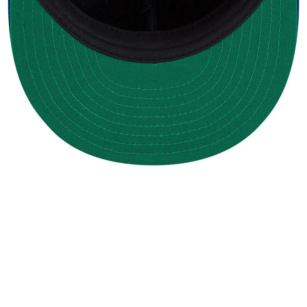 Pictured is this MLB Felt Logo New York Mets Retro Crown 59FIFTY Fitted cap in blue. 2