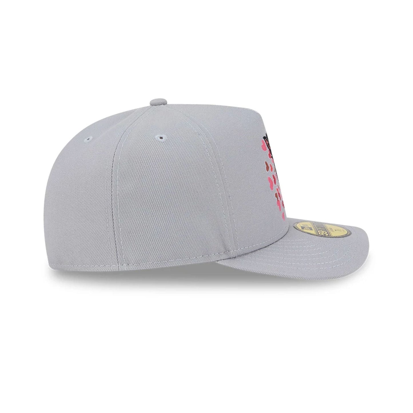 Pictured is this Tom & Jerry Love Struck 59FIFTY A-Frame Fitted cap in grey. 7