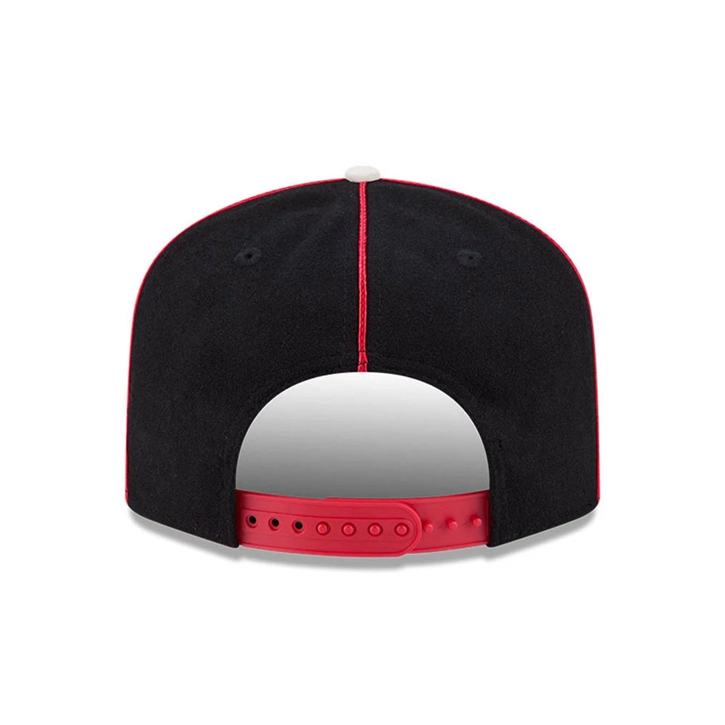 Pictured is this NHL Felt Logo Chicago Blackhawks 19TWENTY cap in black. 7