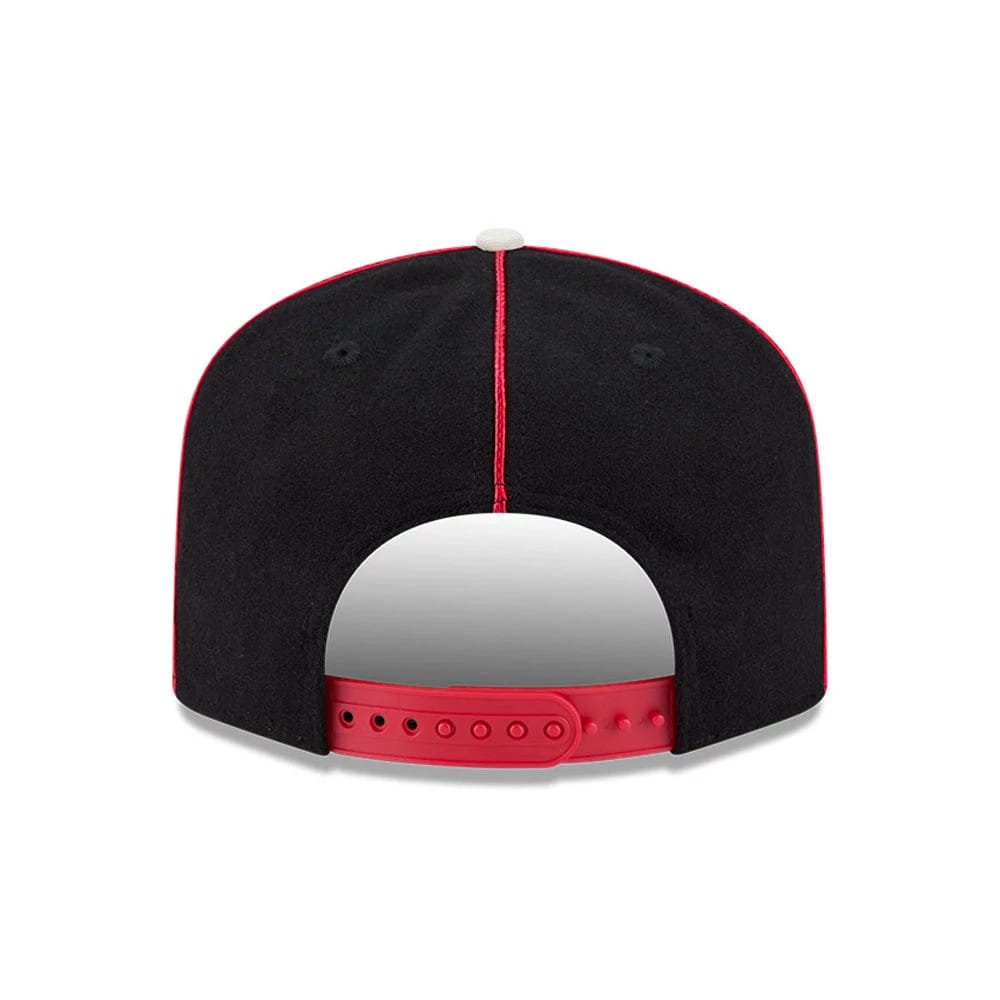 Pictured is this NHL Felt Logo Chicago Blackhawks 19TWENTY cap in black. 7