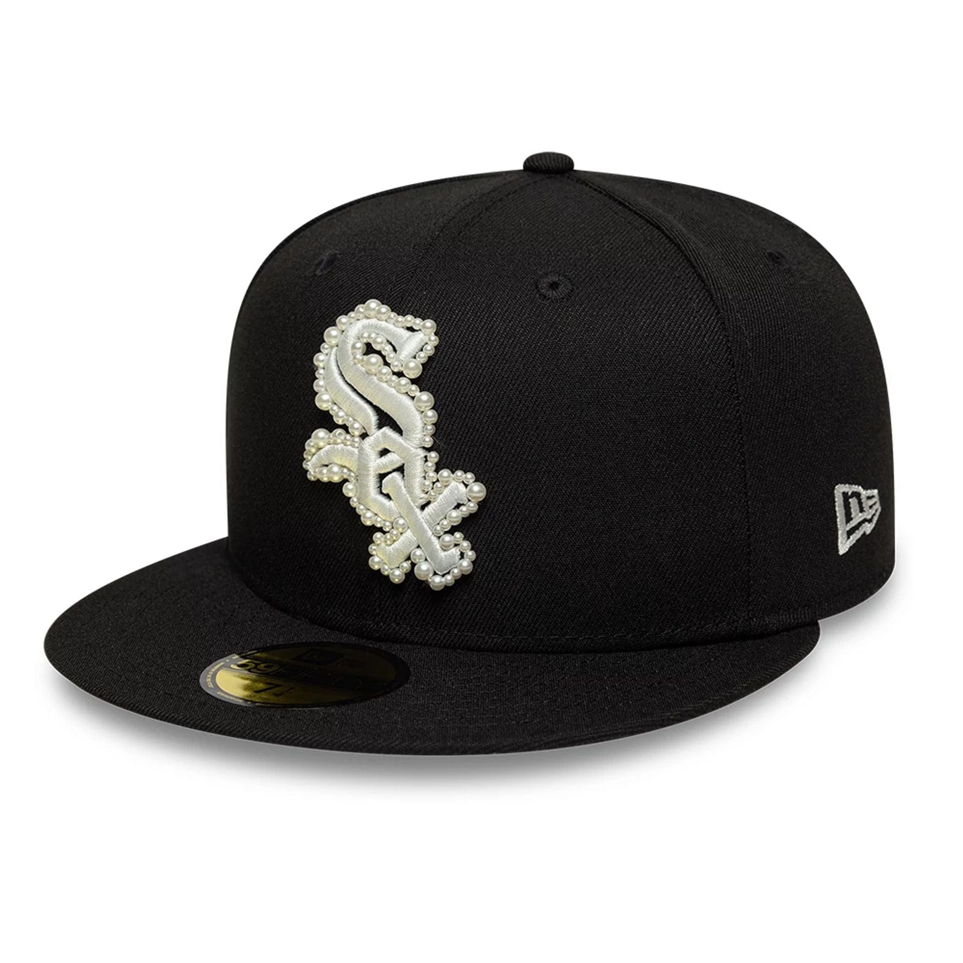 Pictured is this MLB Faux Pearl Chicago White Sox 59FIFTY Fitted cap in black. 1