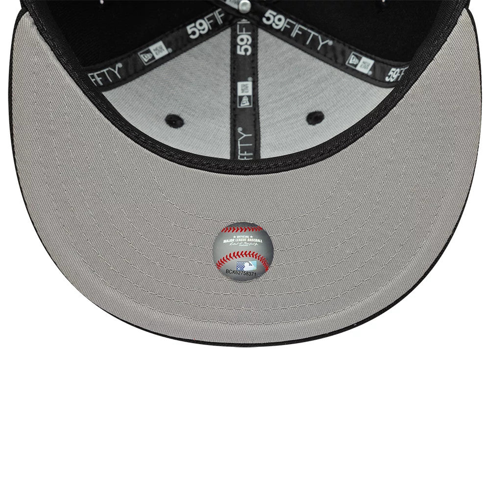 Pictured is this MLB Faux Pearl Chicago White Sox 59FIFTY Fitted cap in black. 2