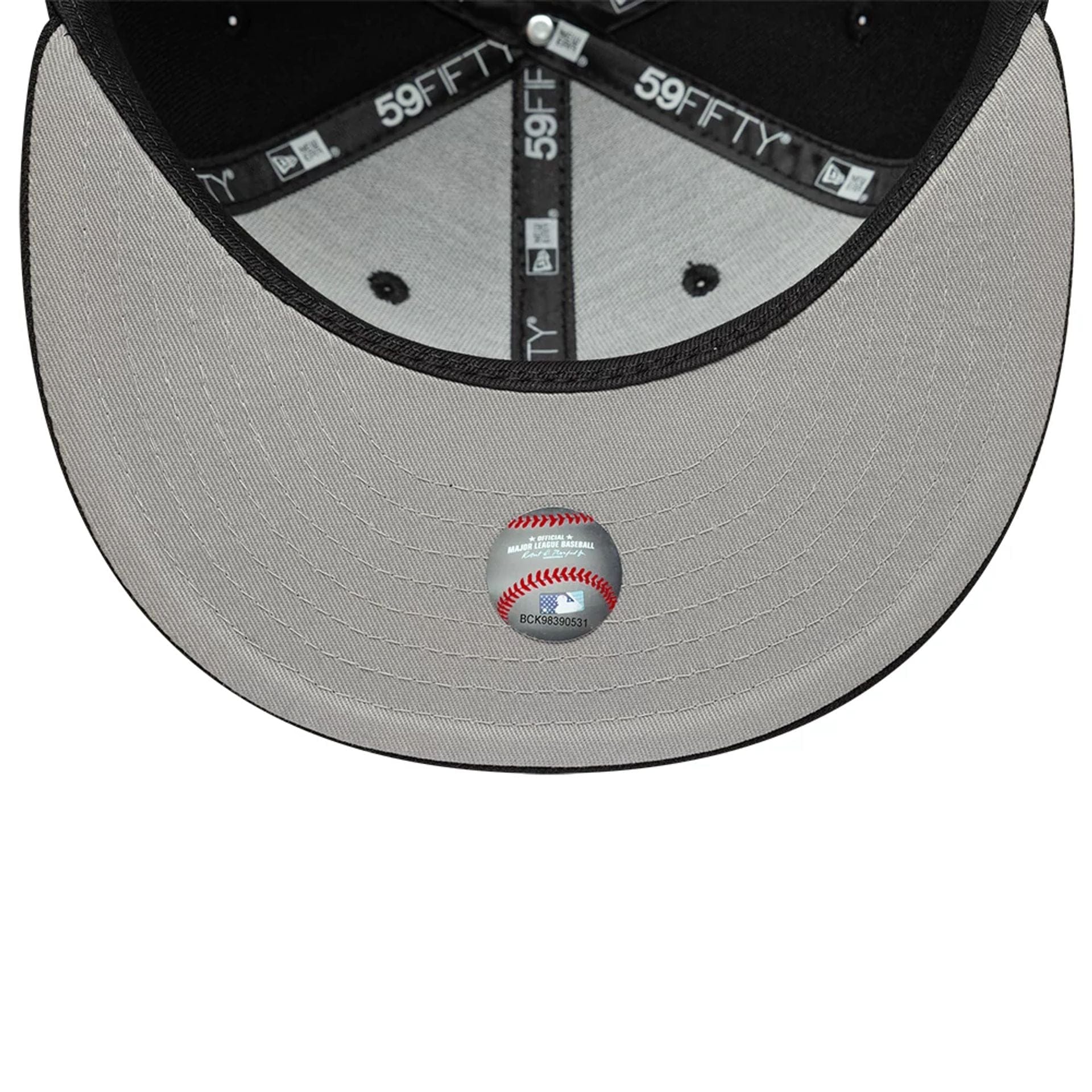 Pictured is this MLB Faux Pearl Detroit Tigers 59FIFTY Fitted cap in black. 2