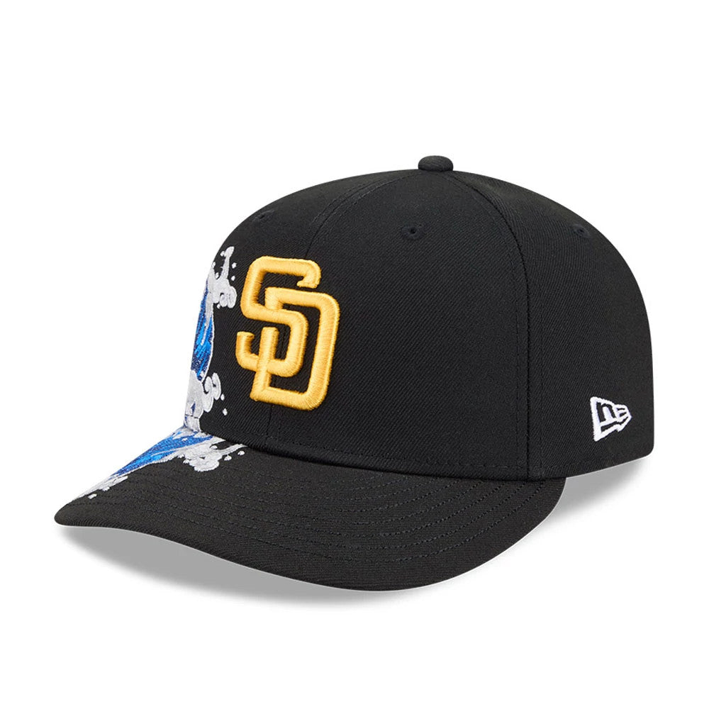 San Diego Padres MLB Vissurf Black New Era 9FIFTY Snapback Adjustable Cap, three-quarter view showing a yellow raised embroidered SD logo on the front panel, blue and white graphic on the visor, and the New Era flag logo on the left side.