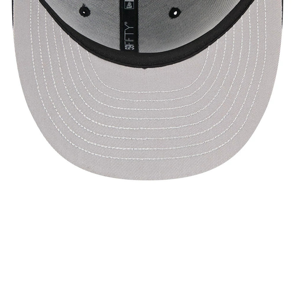 Pictured is this MLB Eagle Chicago White Sox 59FIFTY Fitted cap in black. 2