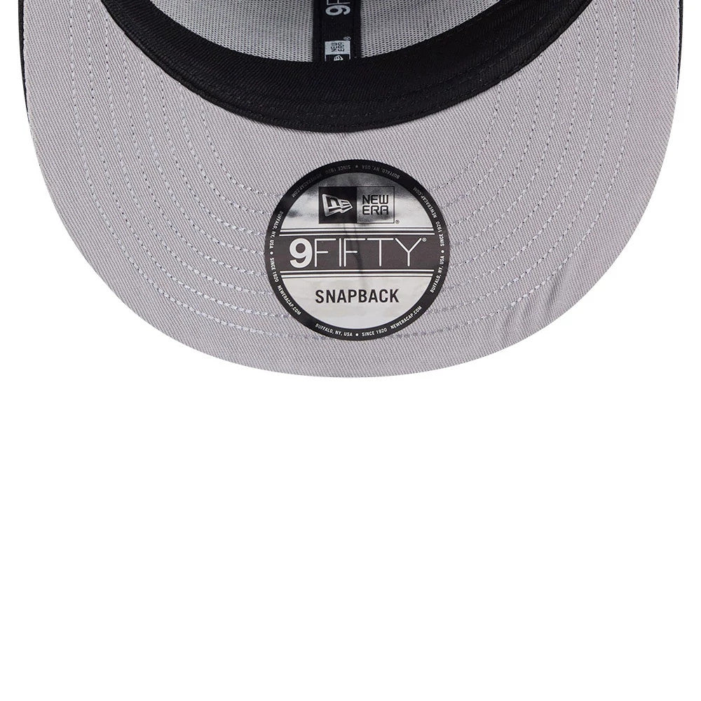 Pictured is this MLB Vissurf Chicago White Sox 9FIFTY Snapback cap in black. 2