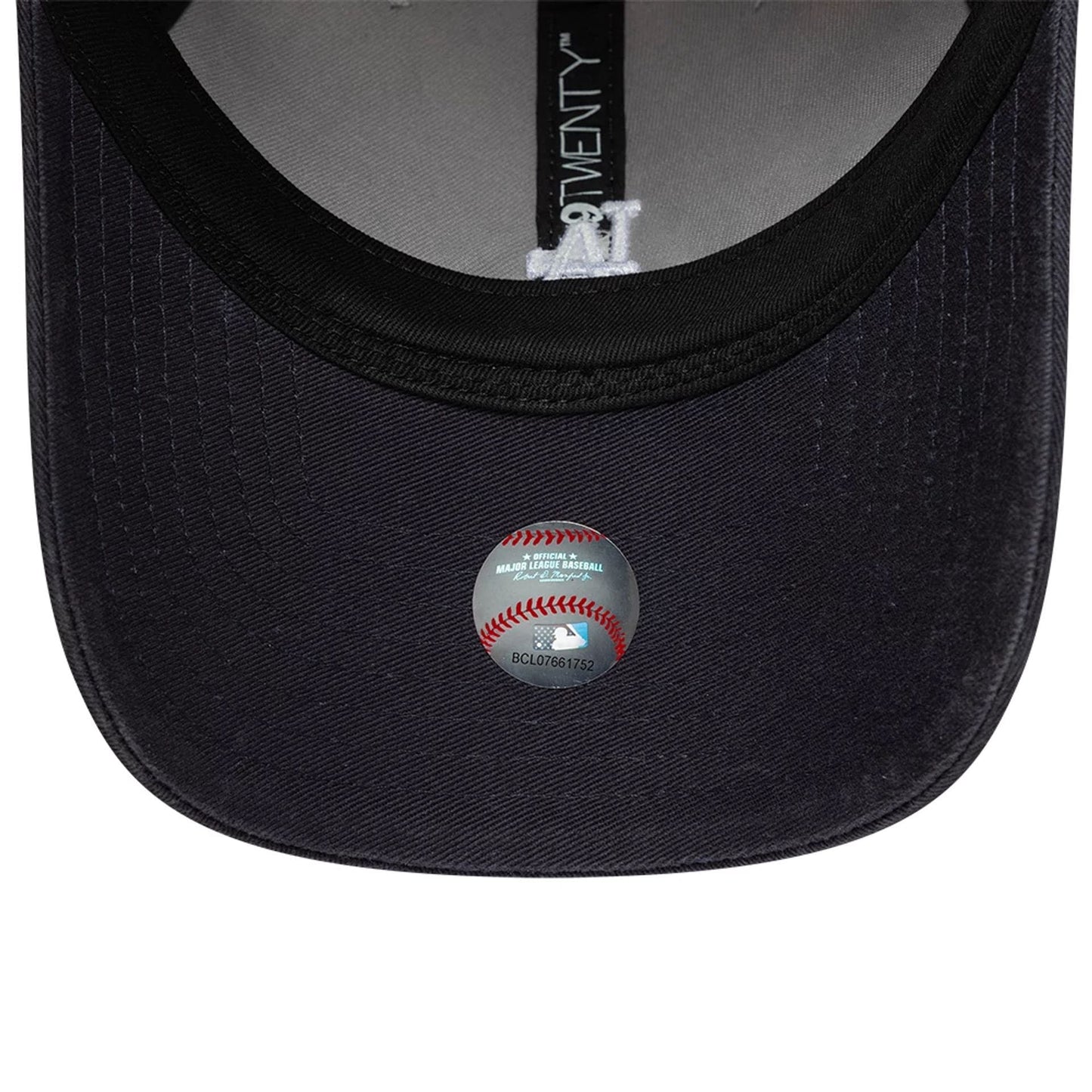 Pictured is this MLB Washed Contrast LA Dodgers 9TWENTY cap in grey. 5